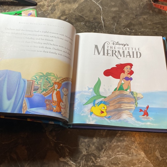 New Disney Storybook Collection:A treasury of Tales. 10 fully animated stories. - Picture 13 of 16